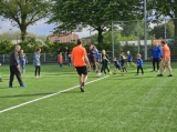 Laatste training S.K.N.W.K. JO7-1 (partijtje tegen de ouders) van maandag 27 mei 2024 (78/180)